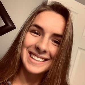 Meet your Posher, Makayla